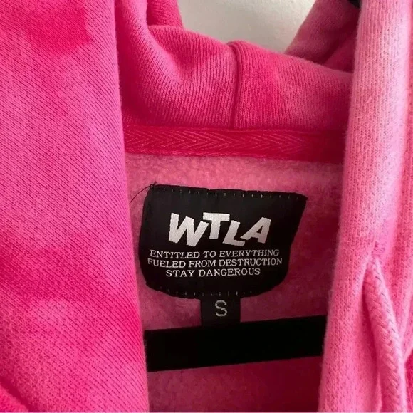 601 WTLA Men’s Pink Heart Hoodie Size Small - Picture 3 of 5